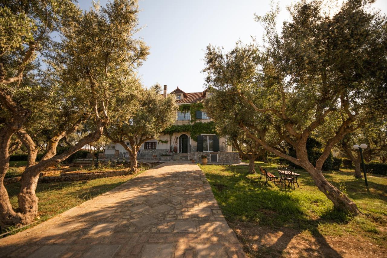 קאטאקולון Villa Georgina B&B מראה חיצוני תמונה